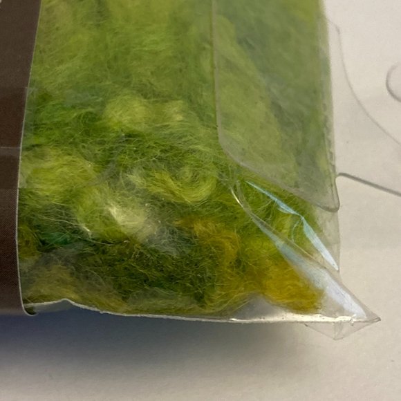 24 Dimensions FeltWorks 100% Wool Green Curly Roving 0.25oz Needle Felting Craft - Picture 8 of 15